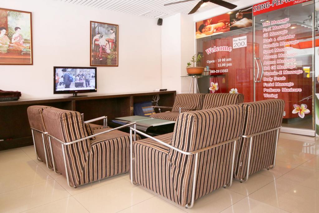 Orange Hotel Patong Extérieur photo
